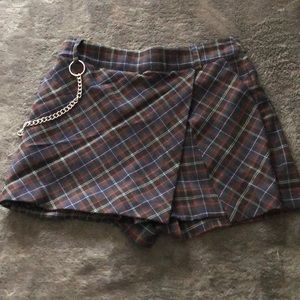 Plaid skort with chain